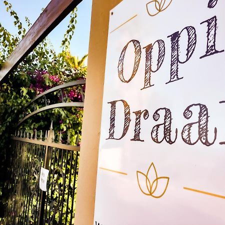 Oppi Draai Guesthouse Oudtshoorn Exterior foto
