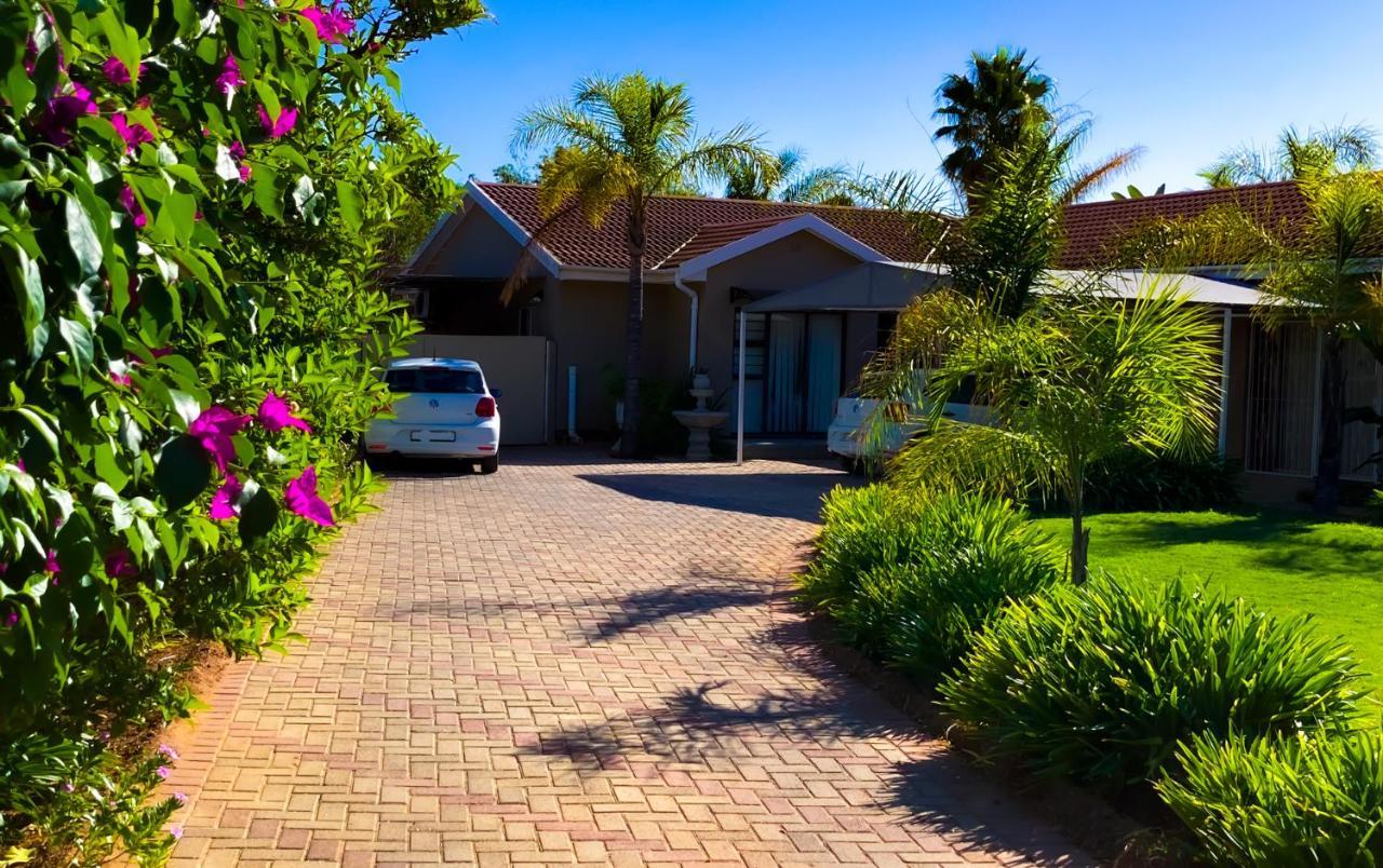 Oppi Draai Guesthouse Oudtshoorn Exterior foto