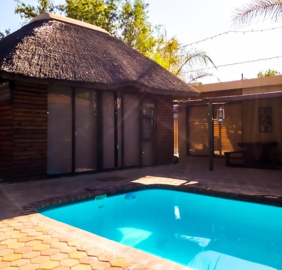 Oppi Draai Guesthouse Oudtshoorn Exterior foto