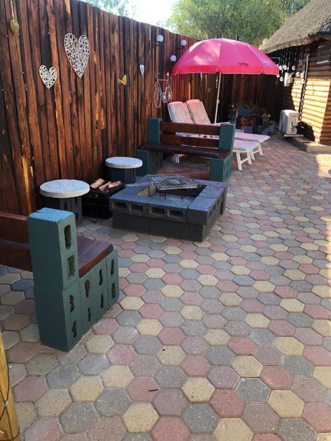 Oppi Draai Guesthouse Oudtshoorn Exterior foto