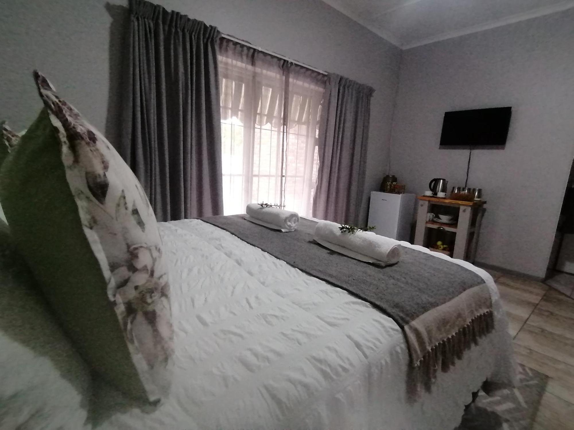 Oppi Draai Guesthouse Oudtshoorn Exterior foto