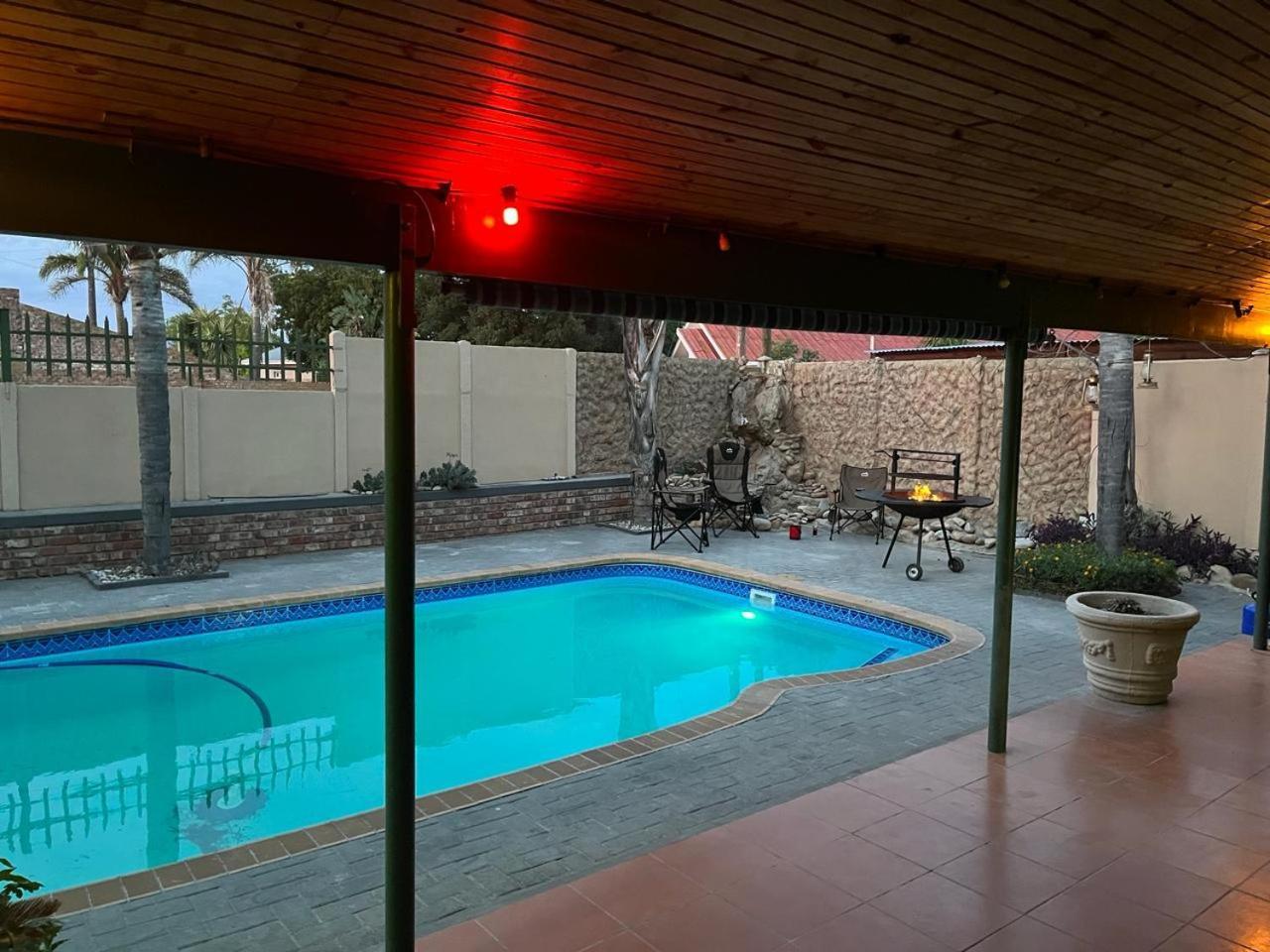 Oppi Draai Guesthouse Oudtshoorn Exterior foto