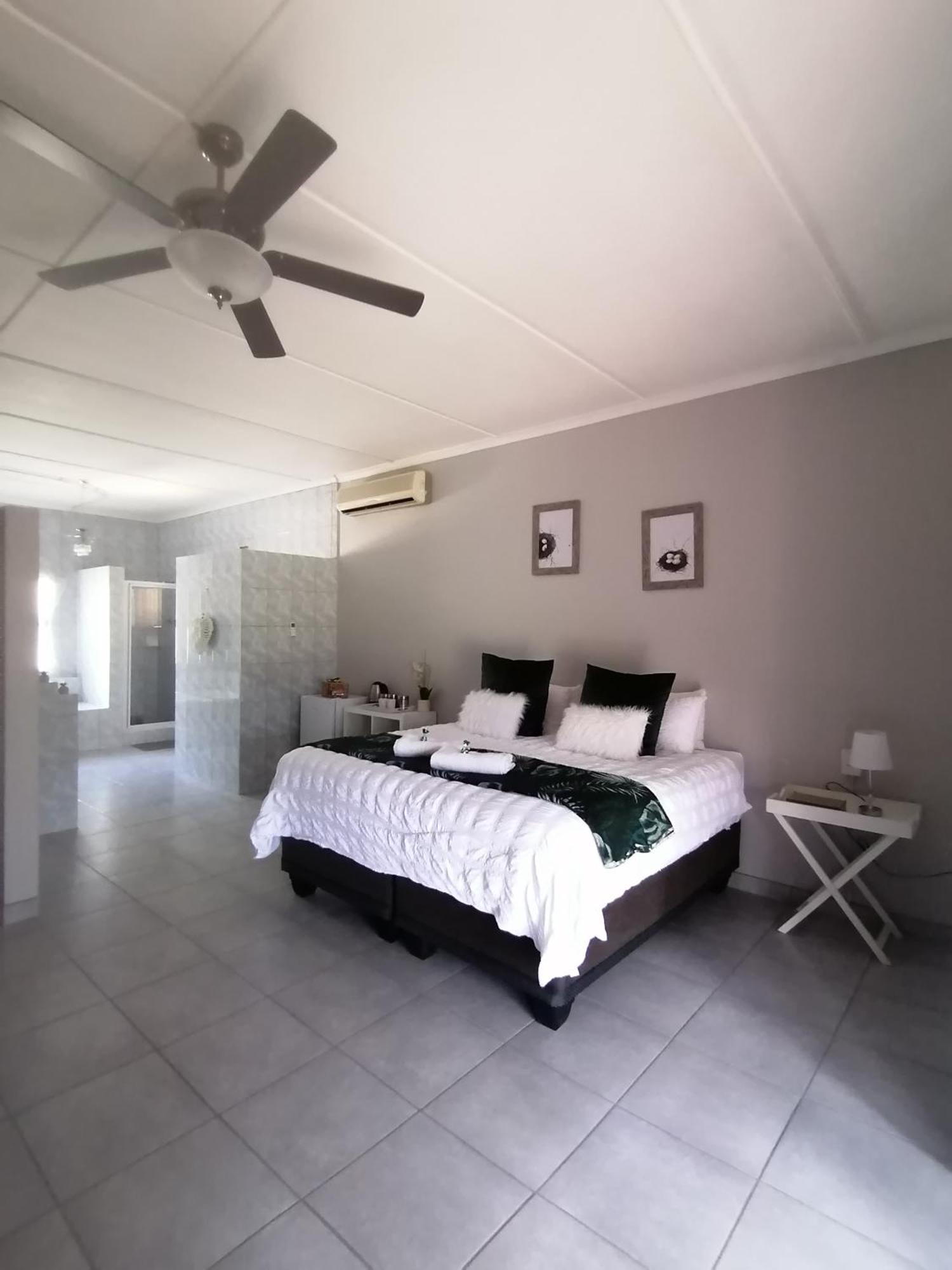 Oppi Draai Guesthouse Oudtshoorn Exterior foto
