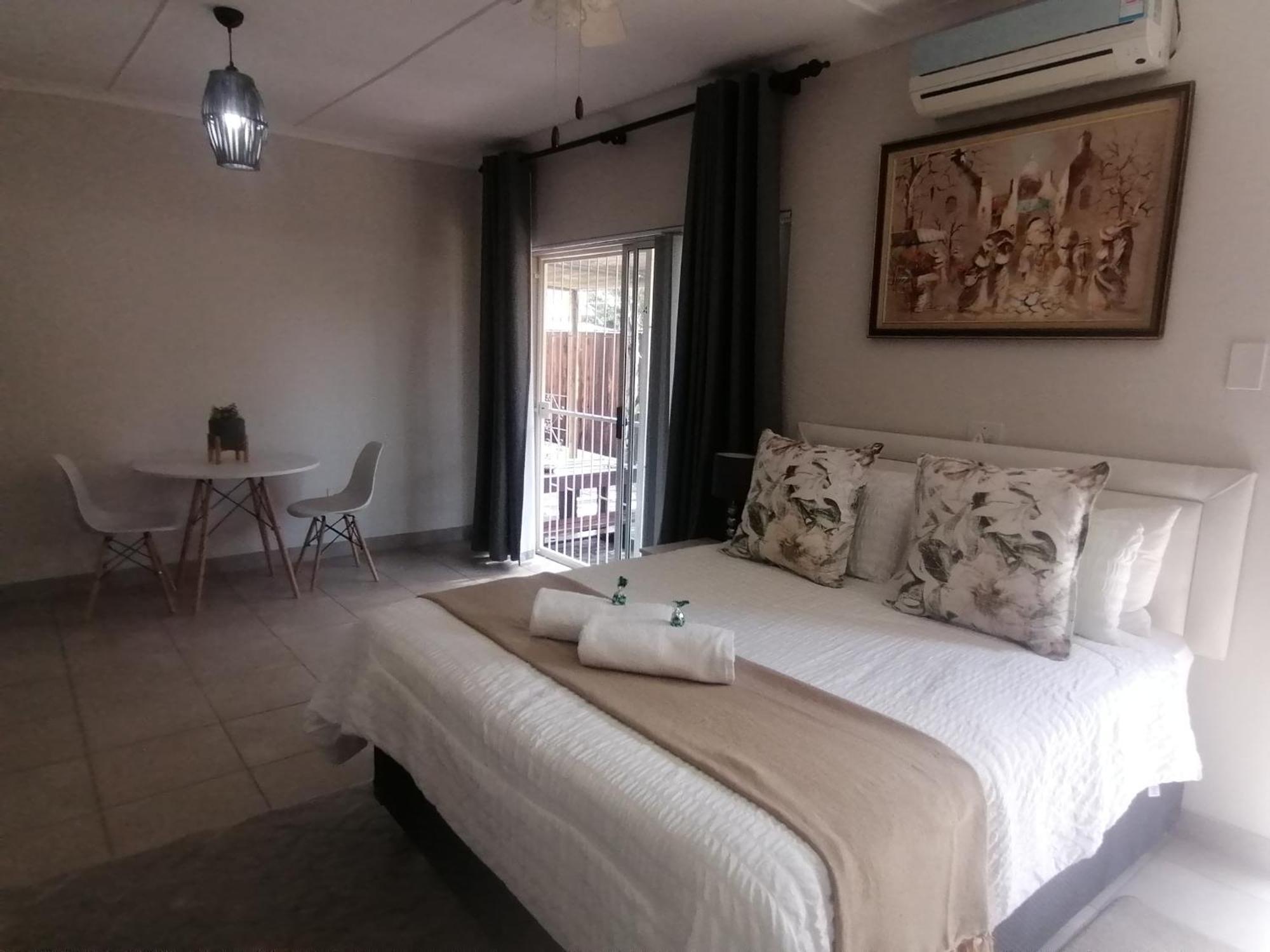 Oppi Draai Guesthouse Oudtshoorn Exterior foto