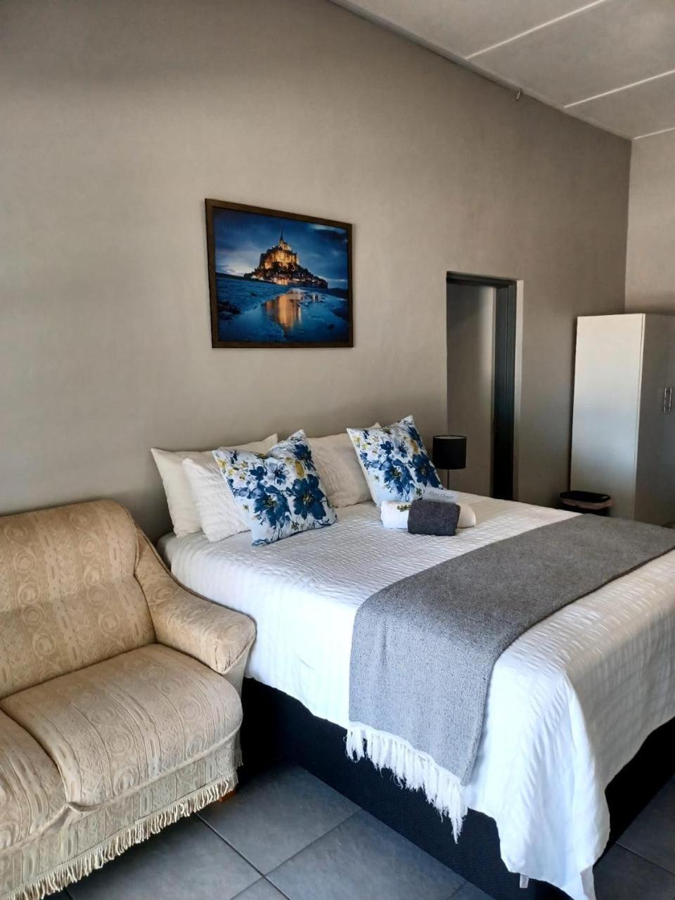 Oppi Draai Guesthouse Oudtshoorn Exterior foto