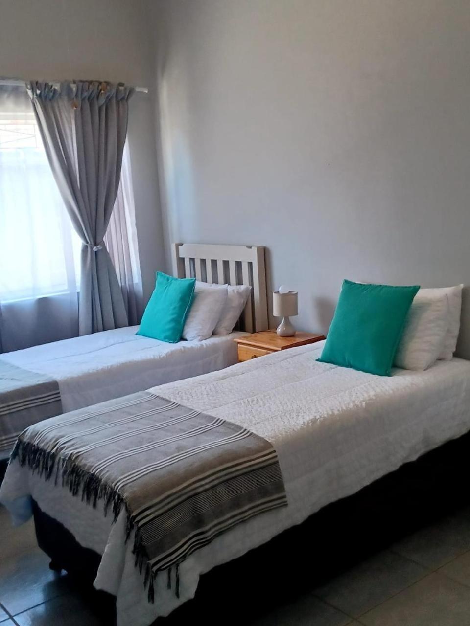 Oppi Draai Guesthouse Oudtshoorn Exterior foto